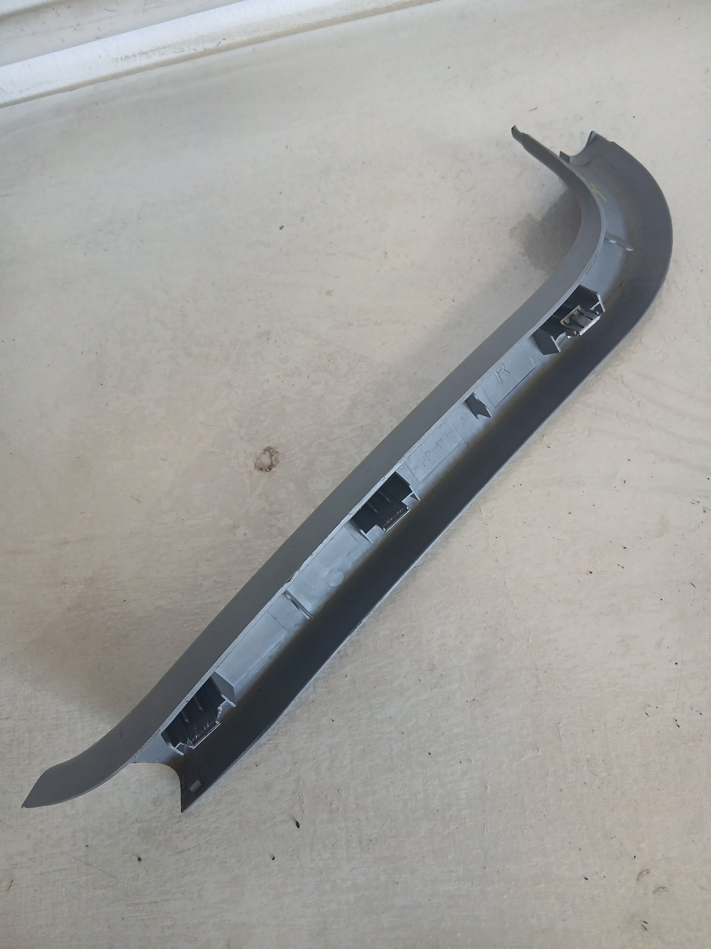 Moldura Interna Paral Parabrisa Delantero Toyota Sienna 1998 2003