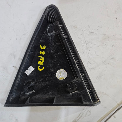 Tapa Triangulo Puerta Trasera Chverolet Cruze