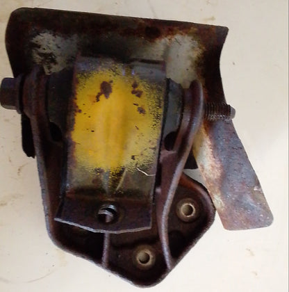 Base Soporte Grande De Motor Jeep 4.0