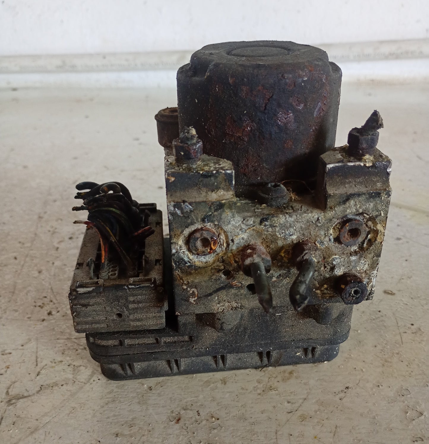 Modulo ABS Freno Toyota Tundra V8 4.7 2001 2005