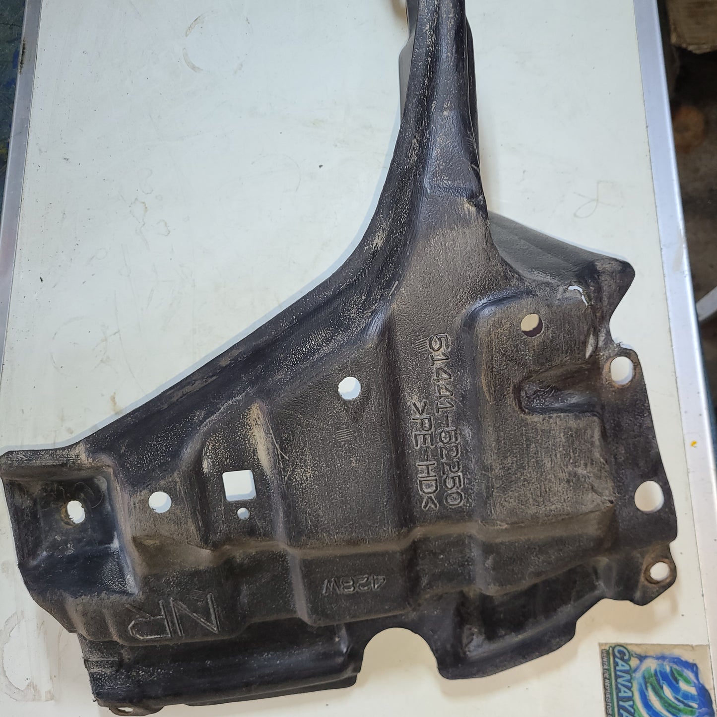 Guardapolvo Peto Motor Toyota Yaris 2006 2009 Sport Belta