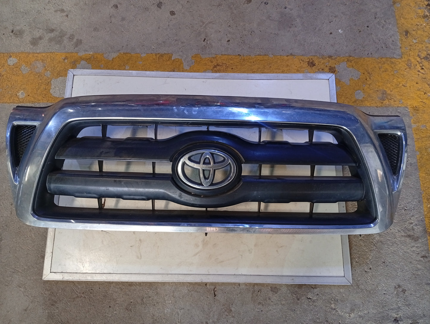 Parrilla Frontal Toyota Tacoma 2005 2011