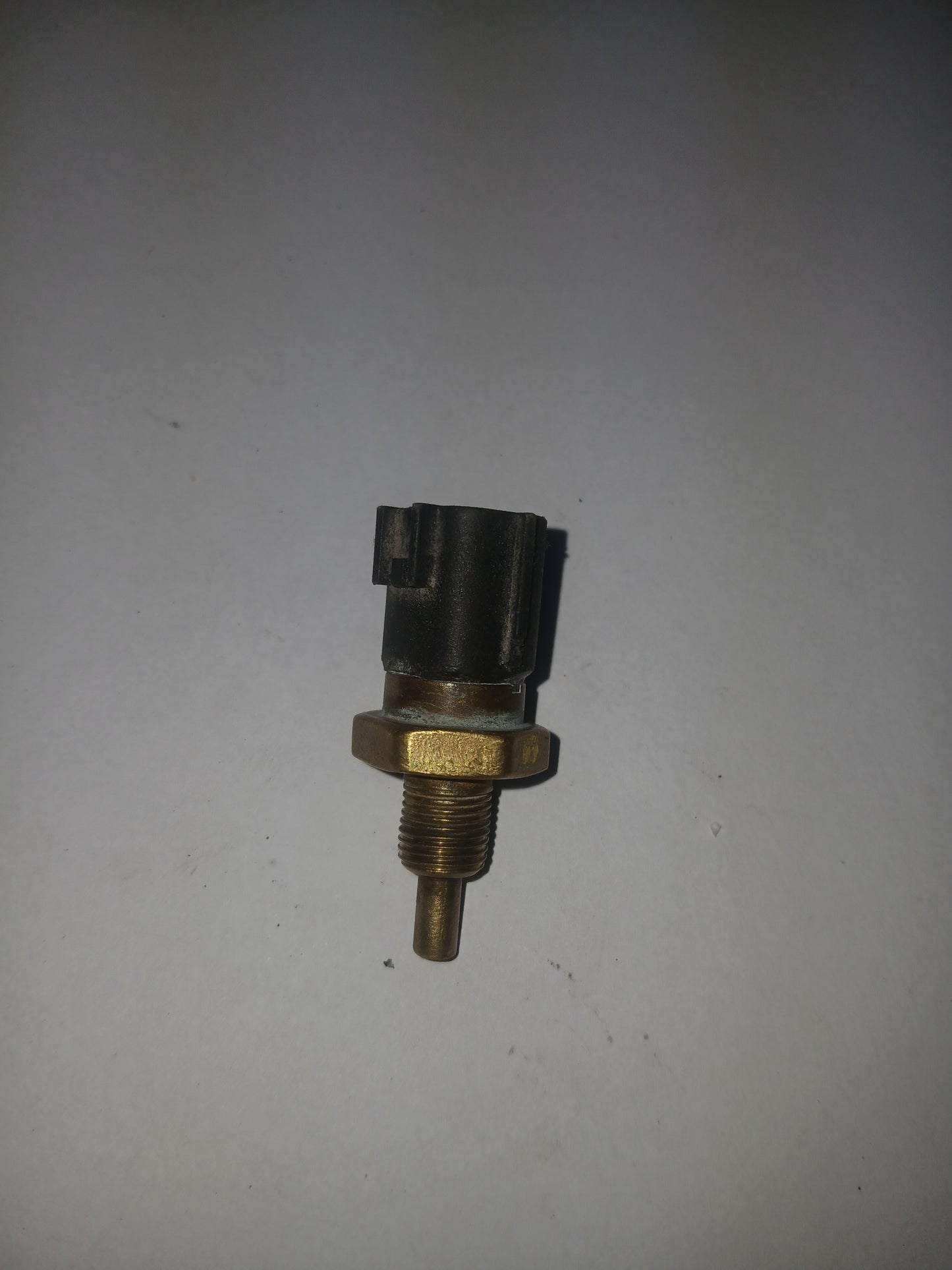 Valvula Temperatura Aceite Nissan Sentra B16 Tiida