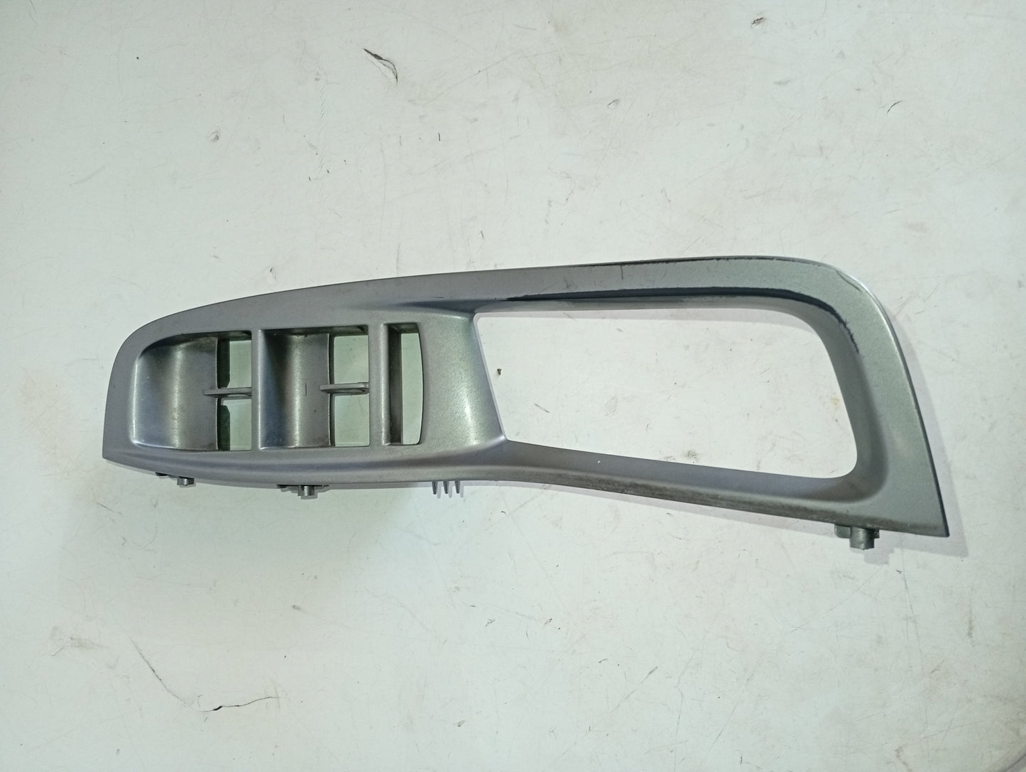 Embellecedor Mando Eleva Vidrio Chevrolet Orlando 2012