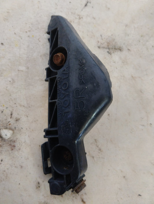 Base Parachoque Delantero Soporte Guia Yaris Belta 2007