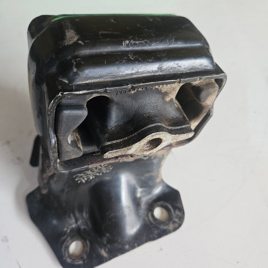 Base Soporte de Motor Jeep Liberty