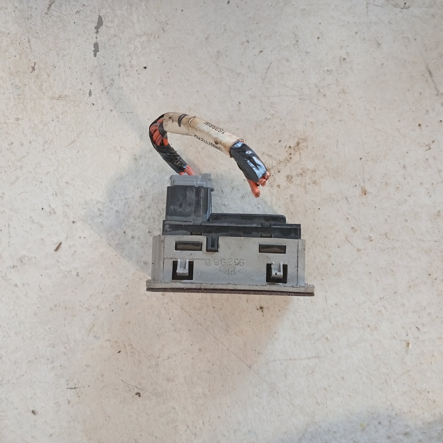 Mando Eleva Vidrio Dodge Charger 2007