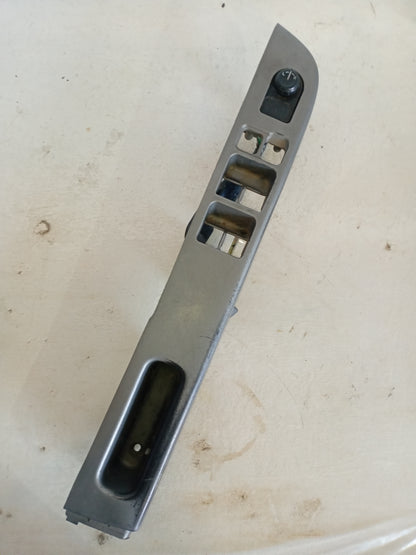Embellecedor Mando Principal Vidrio Nissan Xterra 2001 2004
