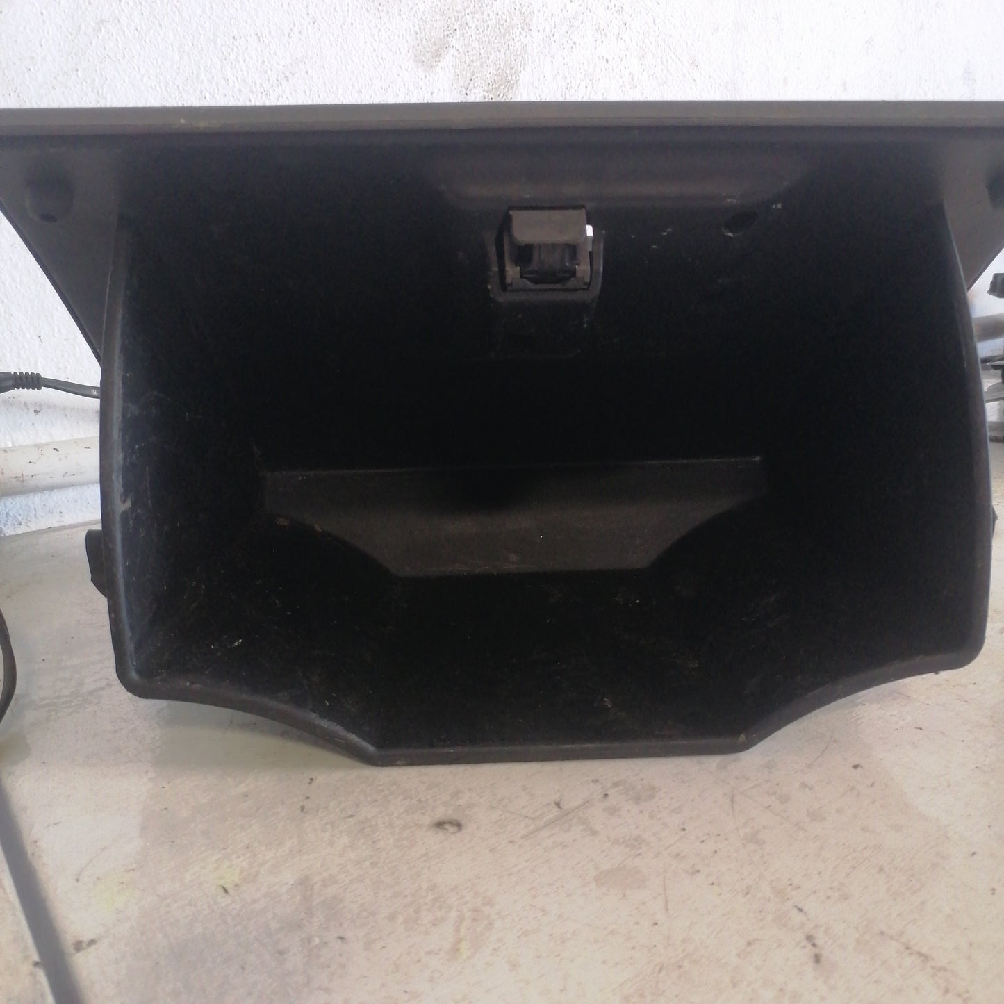 Guantera Inferior Ford Escape 2004 2008