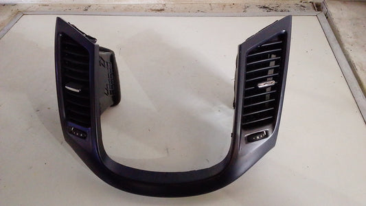 Moldura Rejilla Aire Central Chevrolet Orlando 2012