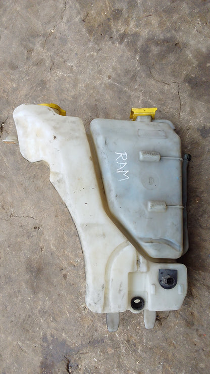 Envase limpiaparabrisa Y Radiador Dodge Ram 2008