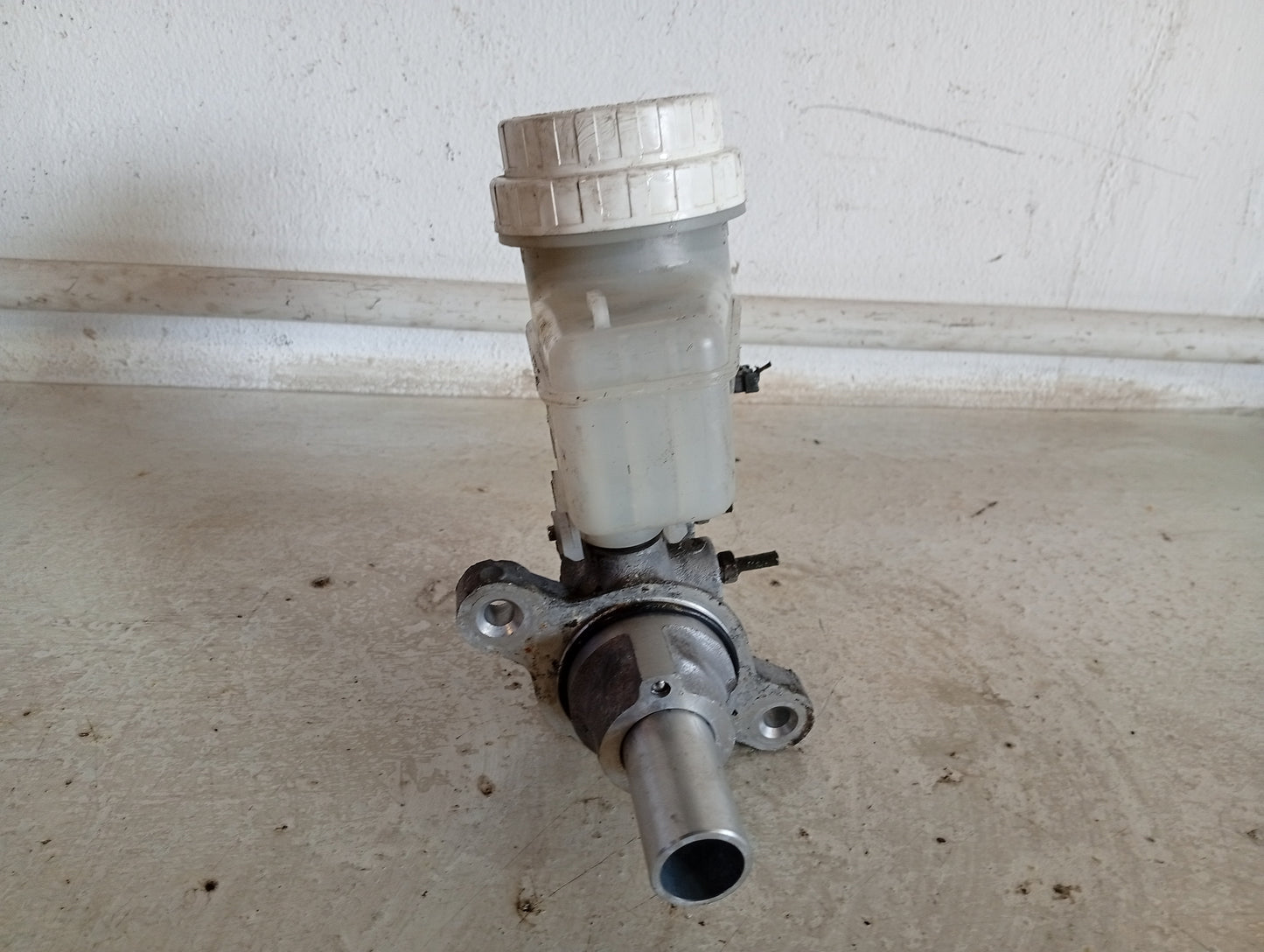 Bomba De Freno Mitsubishi Galant 2008