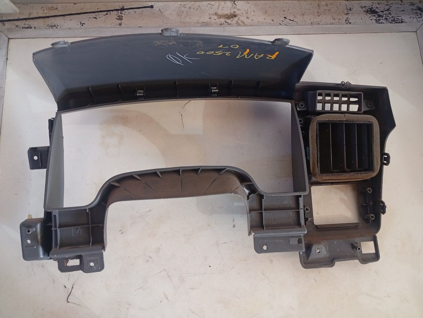 Moldura Cluster Tacometro Dodge Ram 2500 2006 2009