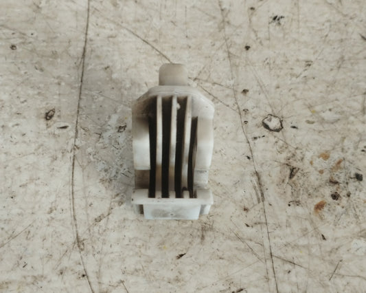 Base Faro Nissan Sentra B15