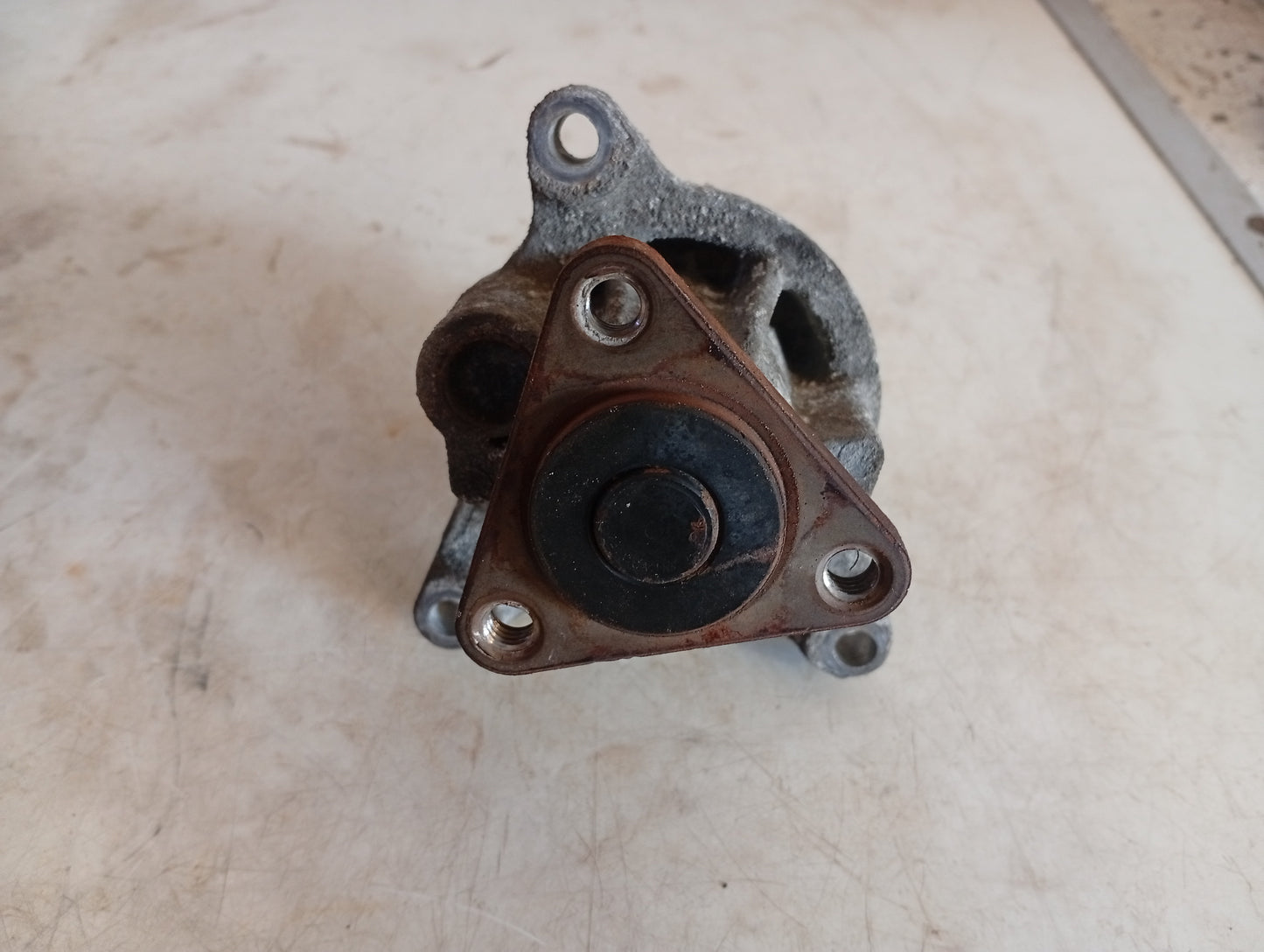 Bomba Agua Mazda3