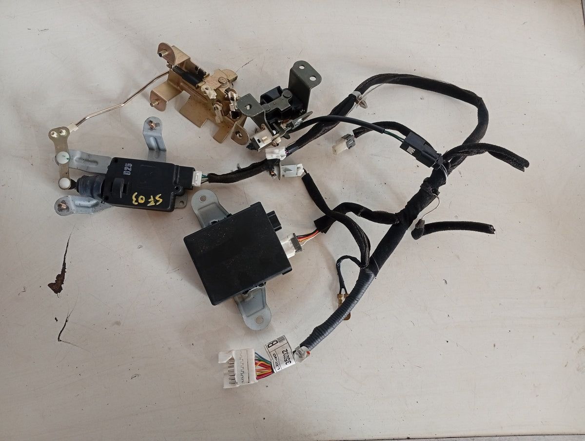 Sistema De Compuerta Limpiaparabrisas y Cerradura  Vidrio Hyundai Santa Fe 2000 2005