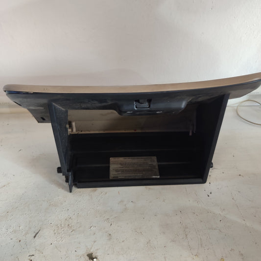 Guantera Inferior Co-Piloto Nissan Sentra B15 2001 2007