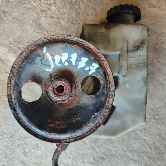 Bomba Dirección Hidáulica Jeep KJ 2002 2006