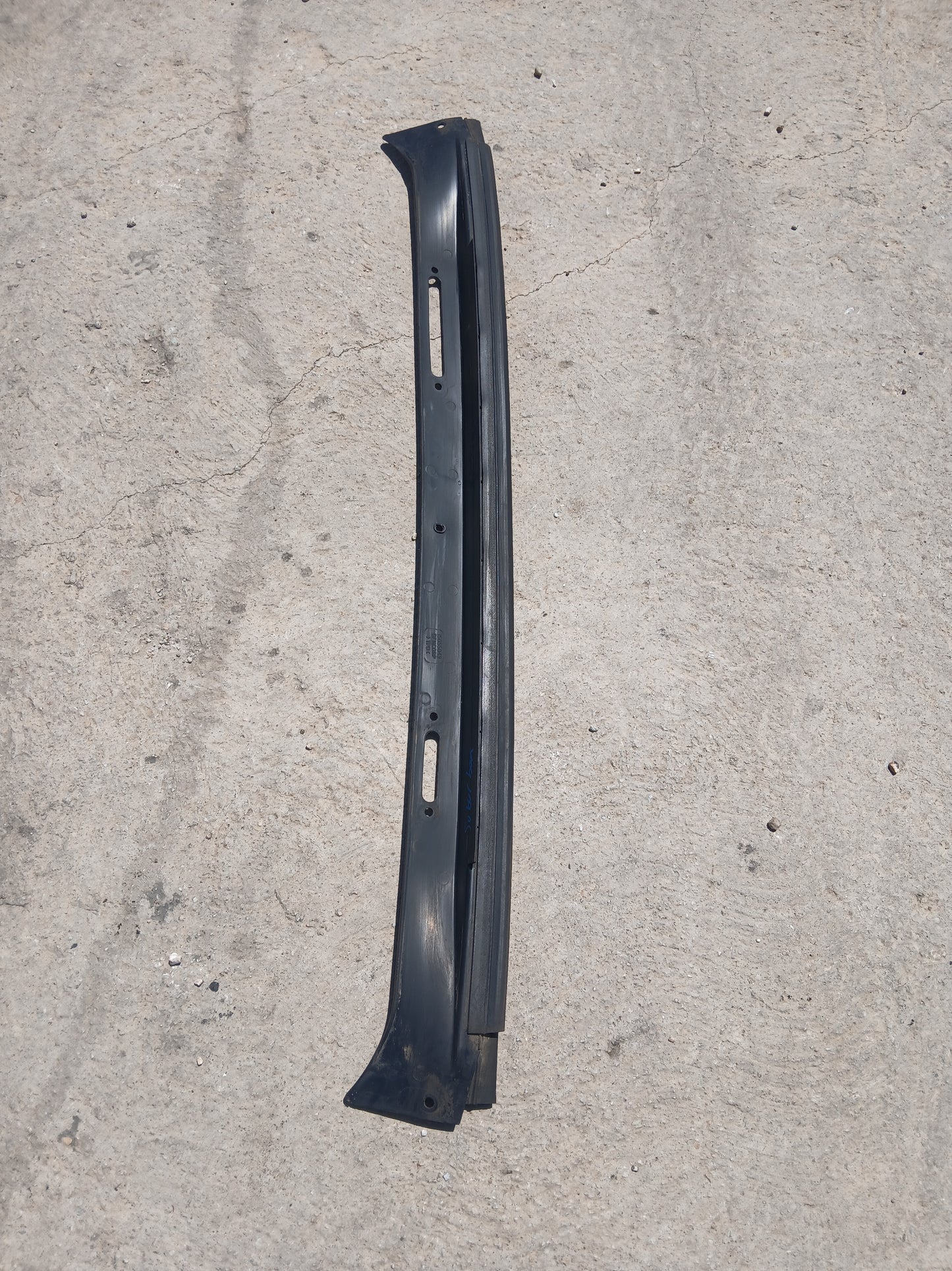 Moldura Goma de Puerta Area de Carga Chevrolet Suburban 2002