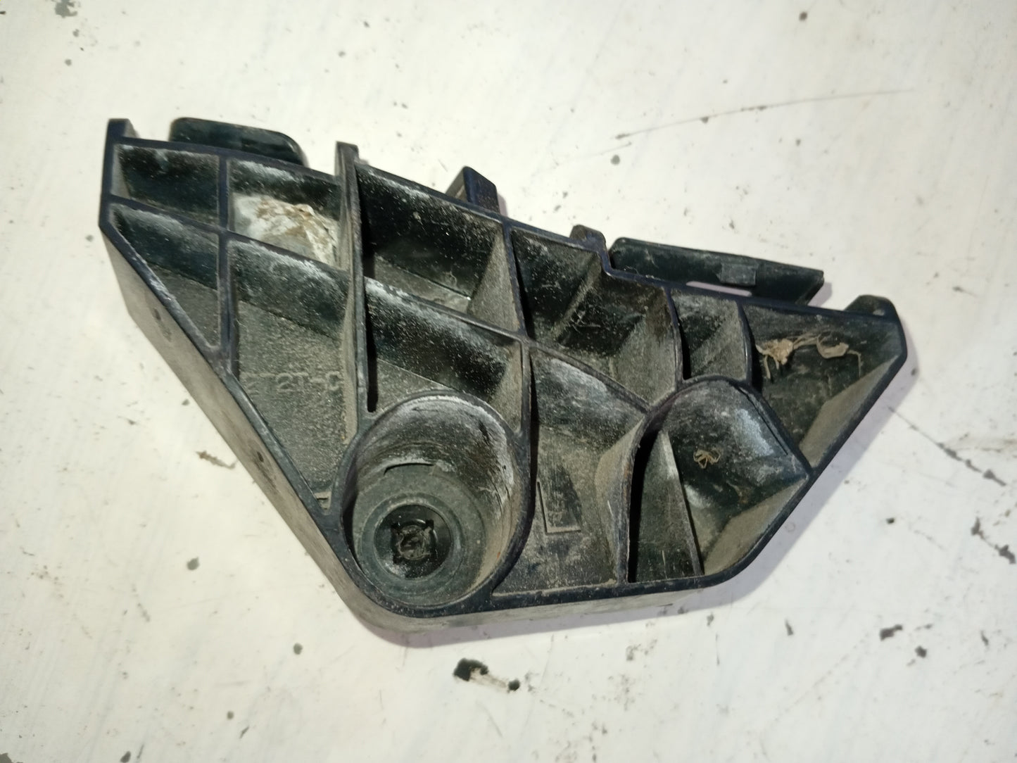 Base Parachoque Trasero Soporte Guia Toyota Corolla 2009 2013