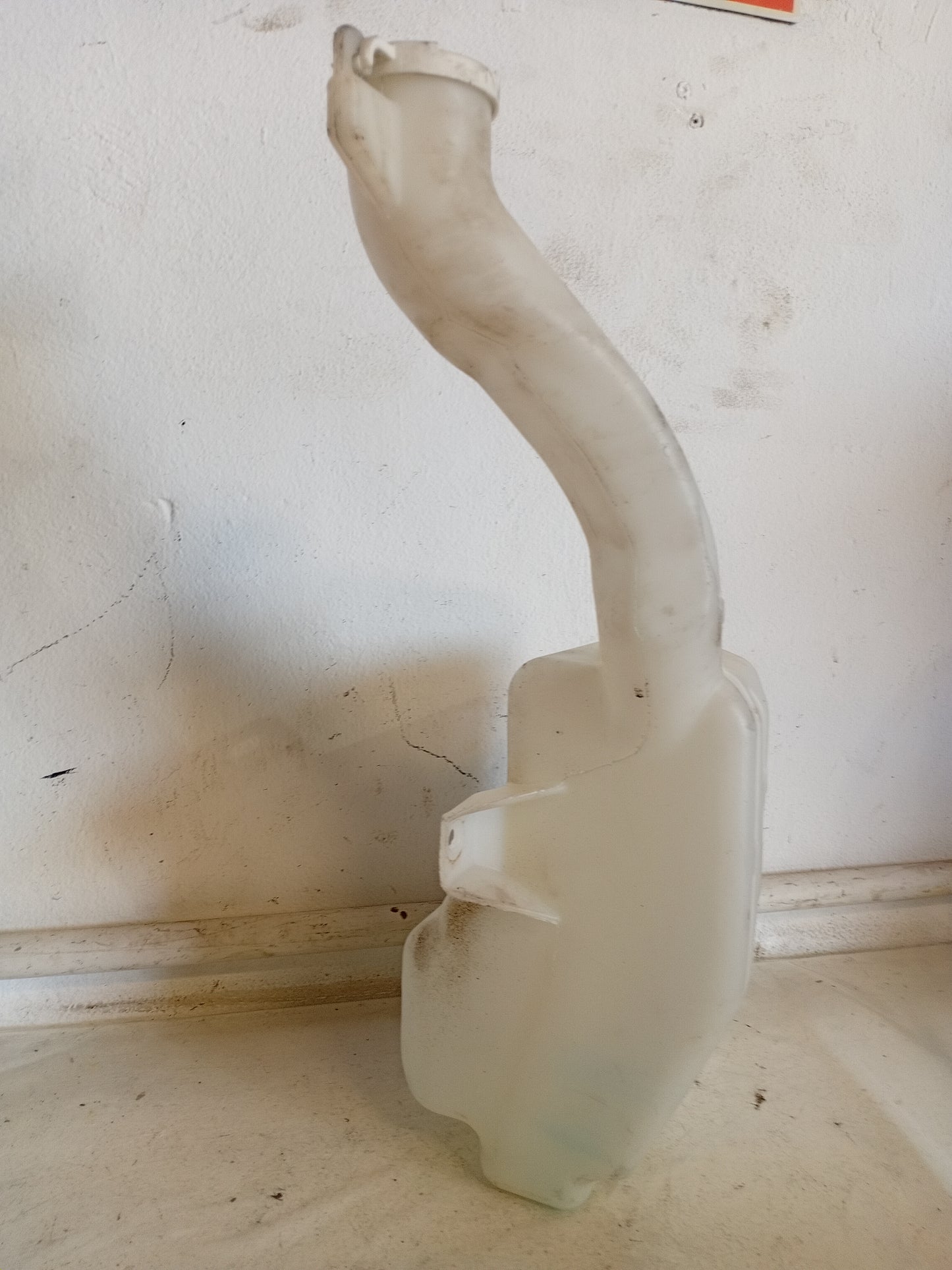 Envase limpiaparabrisa Mitsubishi Galant 2004 Importado