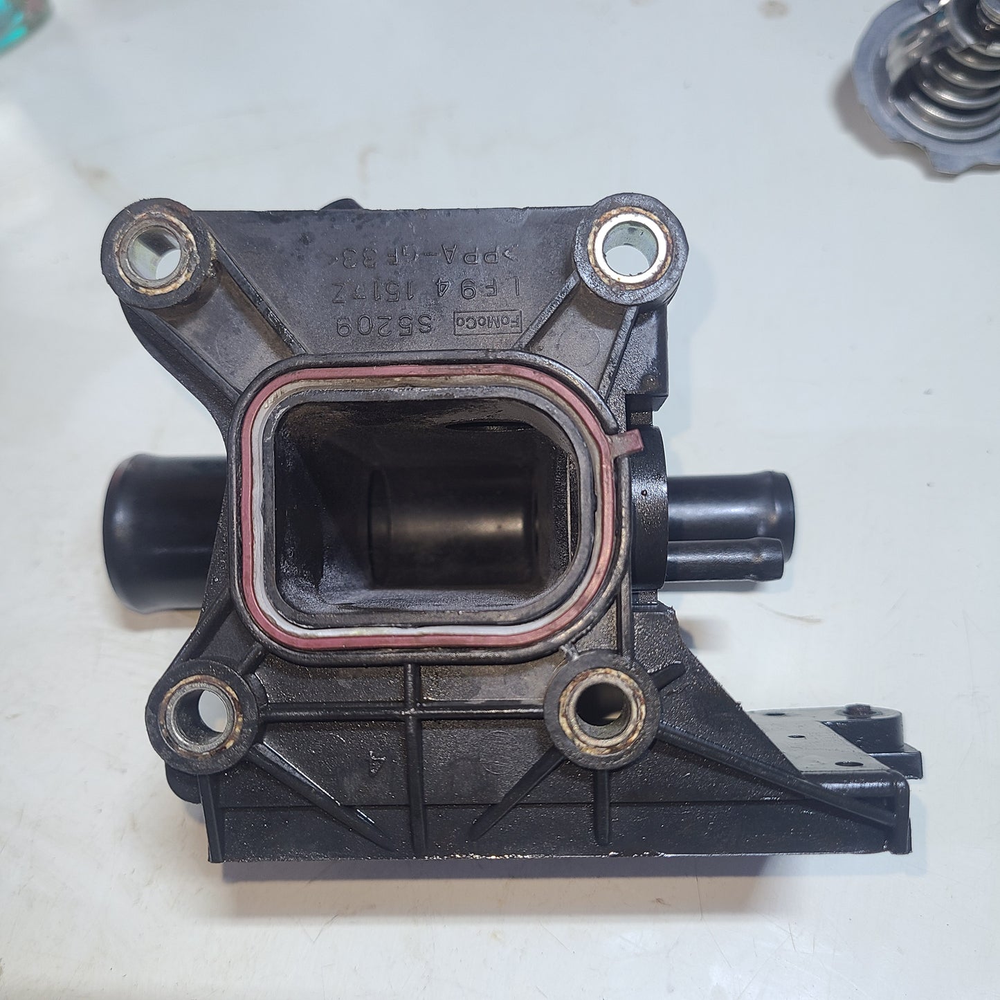 Toma De Agua Sin Termostato Mazda 3 2.0