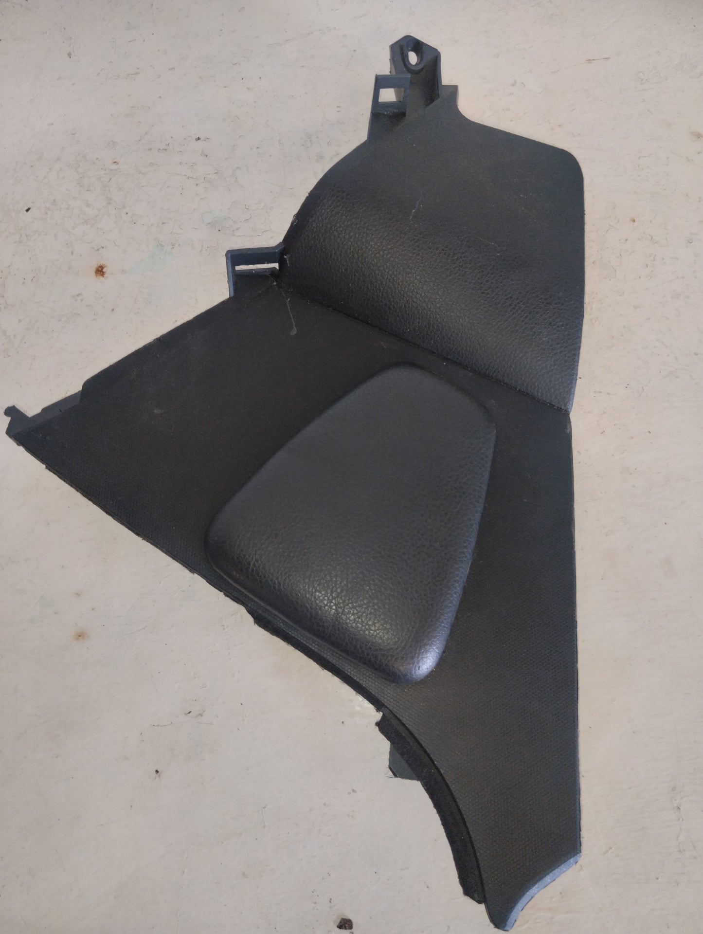Tapa Lateral Central Tablero Inferior Rodillera Nissan 350Z