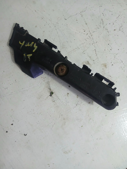Base Parachoque Trasero Soporte Guia Toyota Yaris 2006 2010 Sport