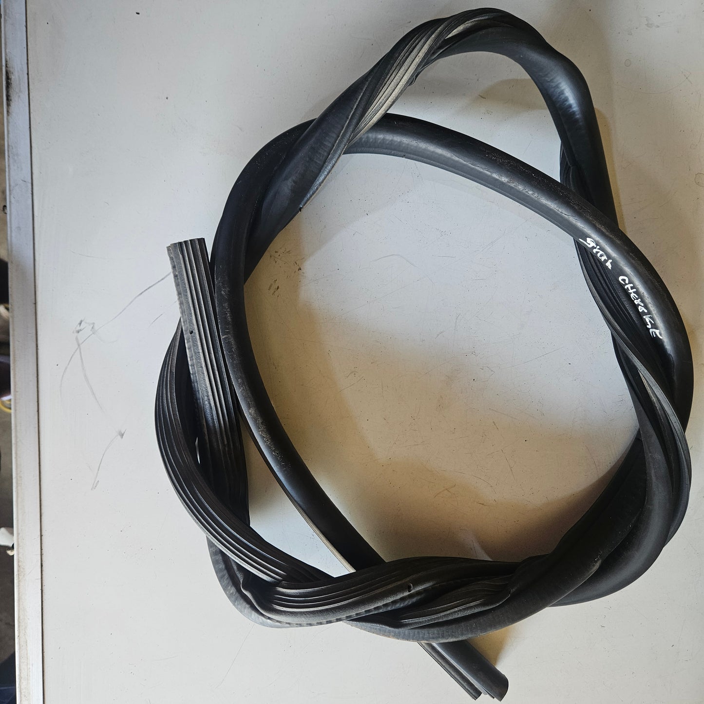 Goma Compuerta Jeep Grand Cherokee 2004 2010