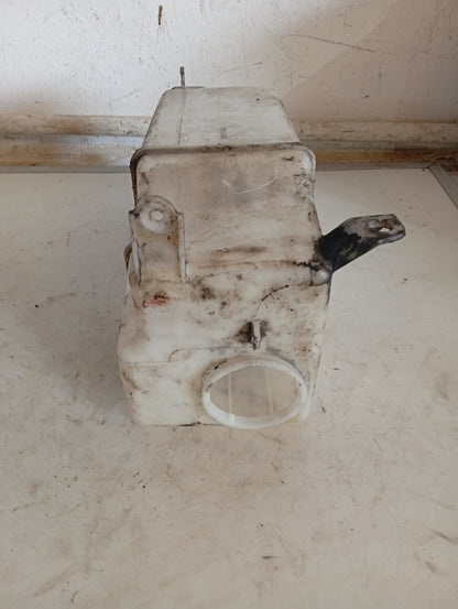 Envase Deposito Limpiaparabrisas Toyota Tacoma 2005 2011