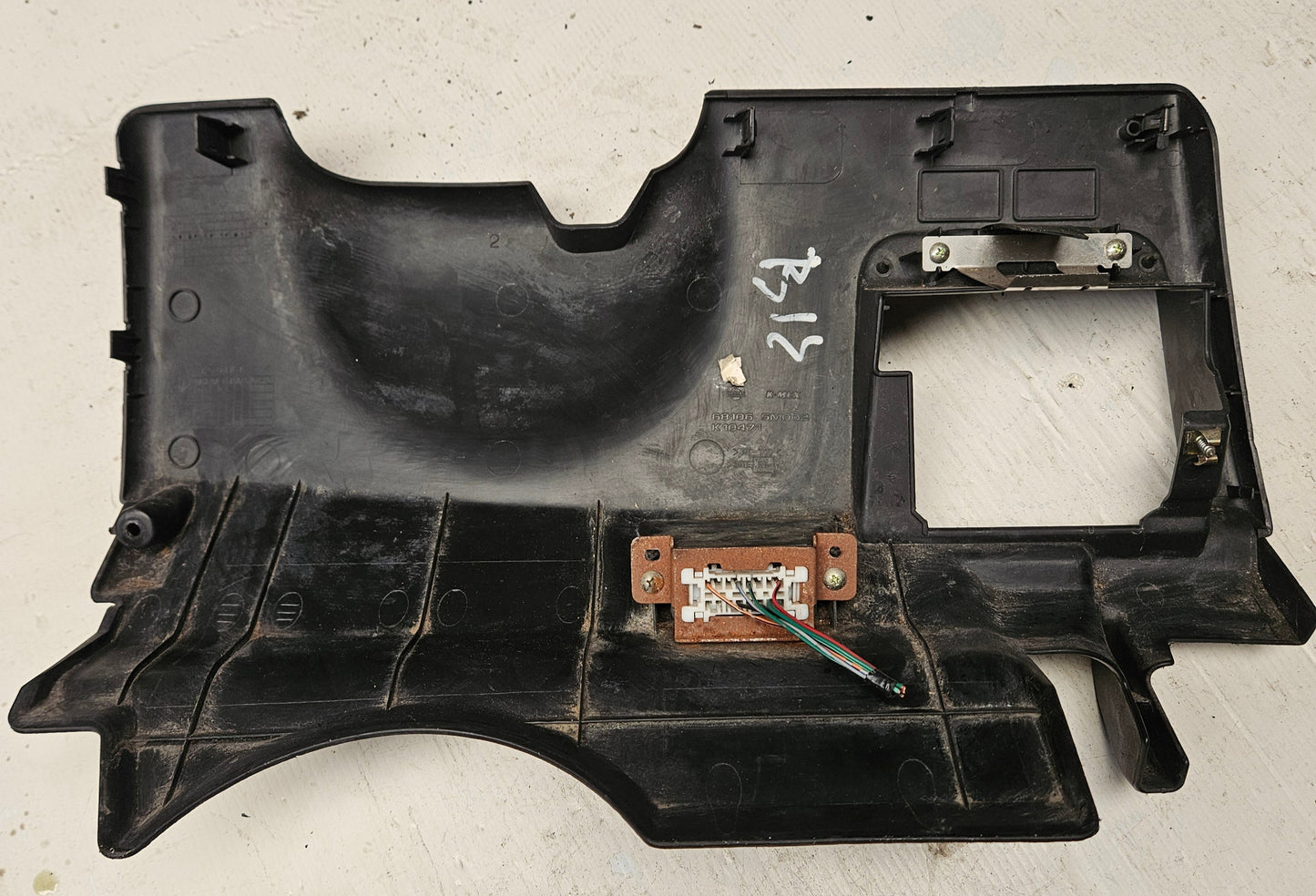 Tapa Abajo Volante Tablero Sentra B15