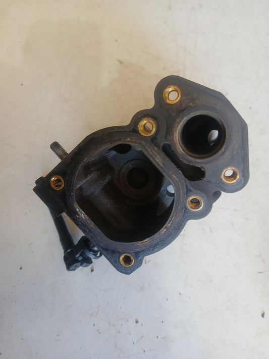 Toma De Agua Plastica Chevrolet Astra