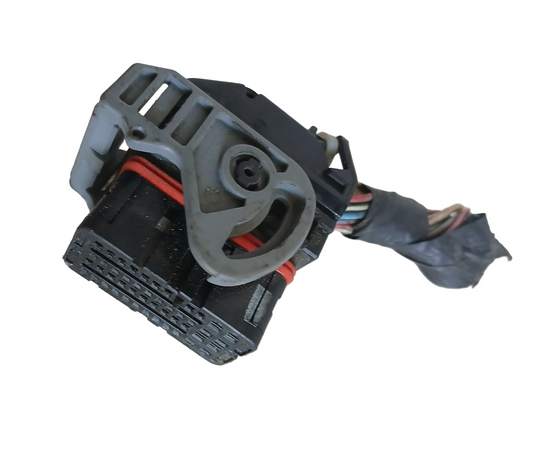 Conector Computadora Caja Nissan Sentra B16