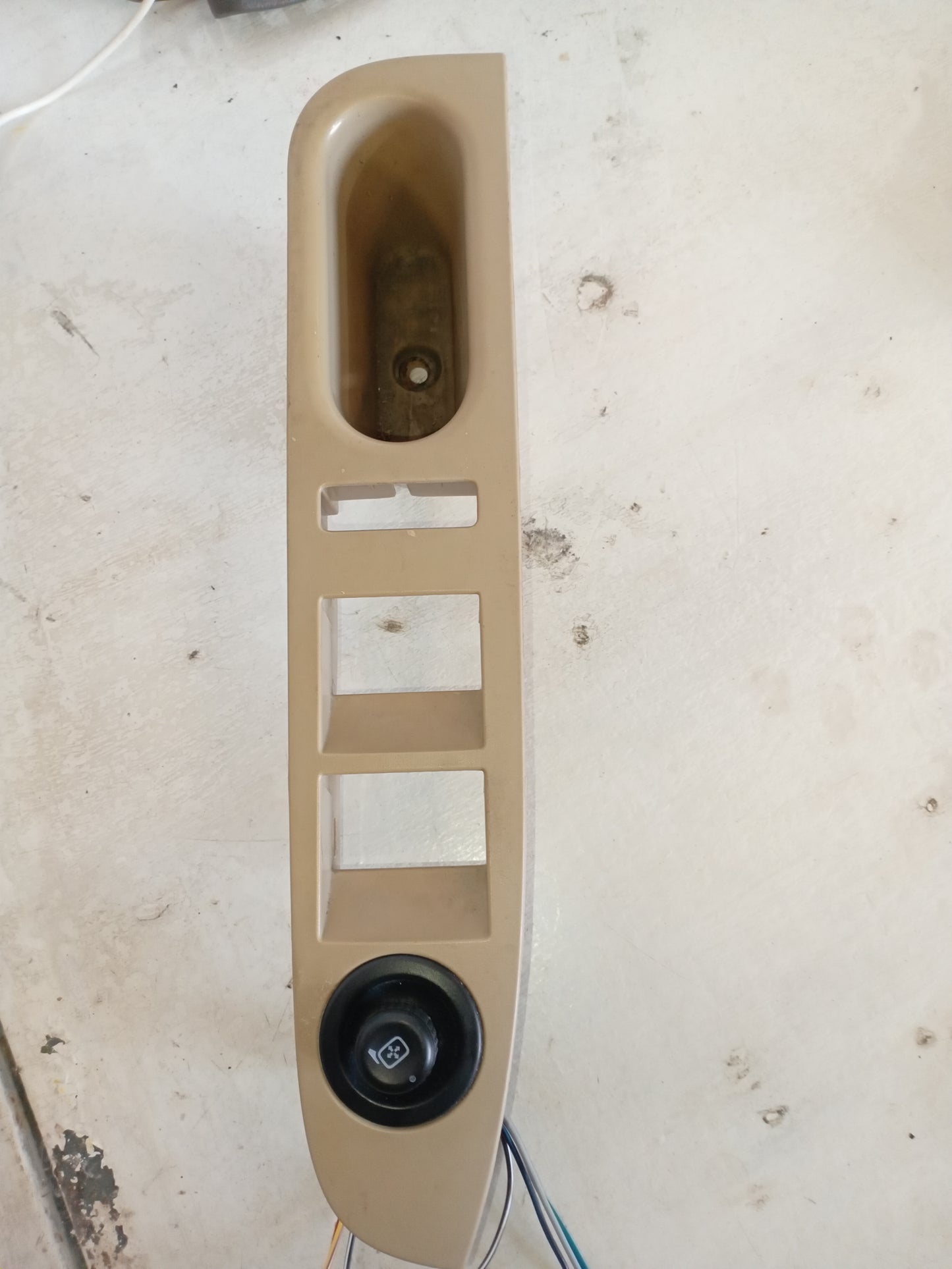Embellecedor Mando Vidrio Ford Fusion