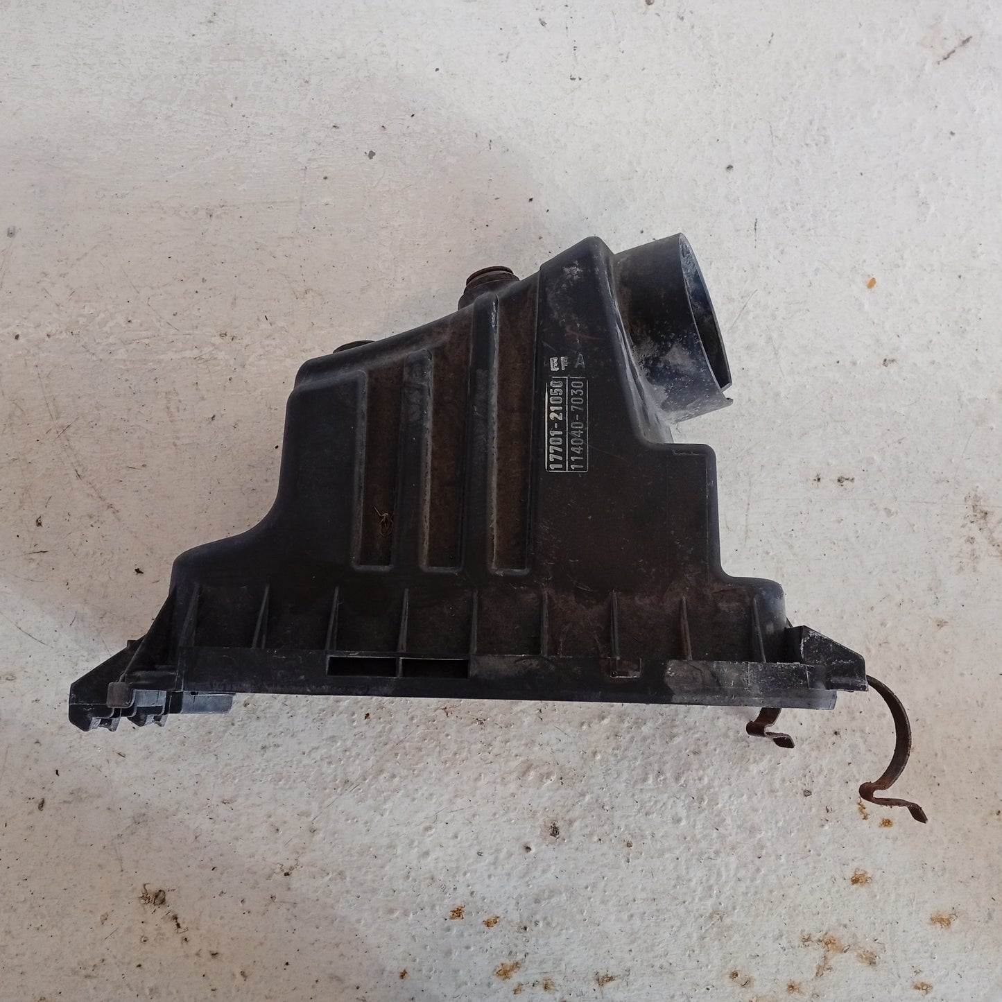 Tapa Filtro Inferior Purificación Aire Toyota Yaris 2000 2005