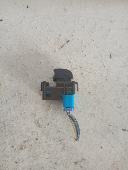 Mando Eleva Vidrio Individual Toyota   Highlander 2004