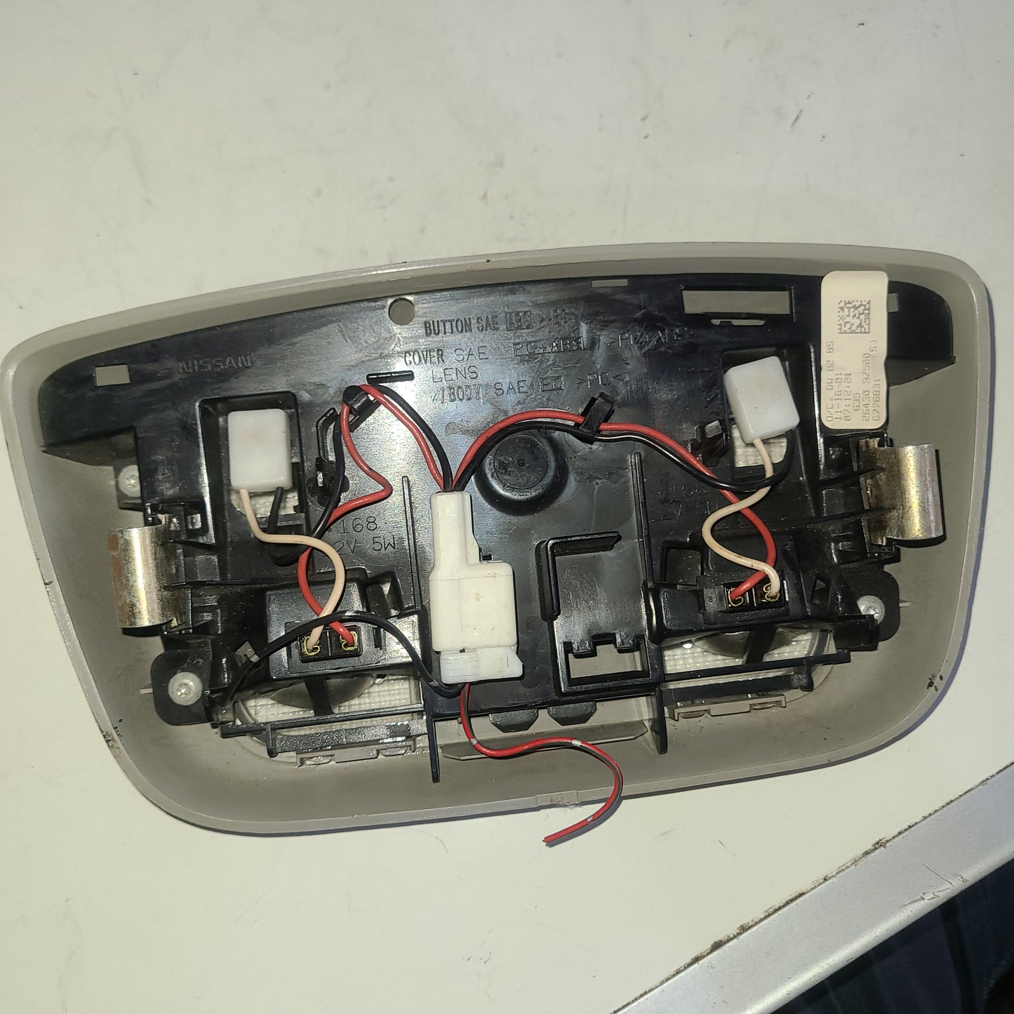 Lampara Luz De Techo Nissan Xterra 2001 2004