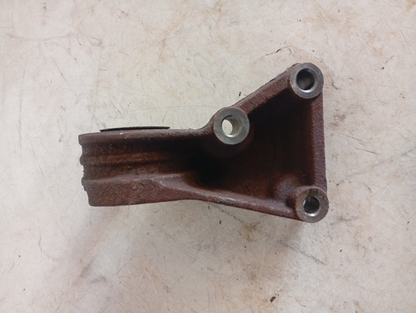 Base Soporte Tripoide Mazda3