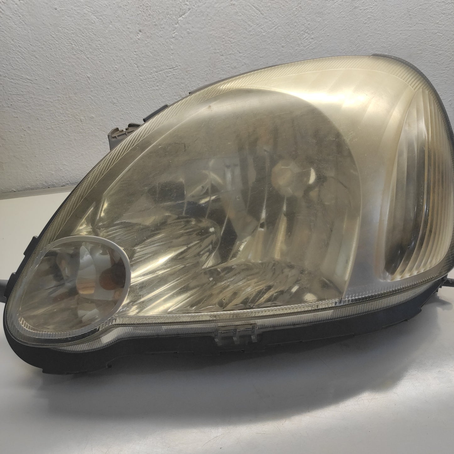 Faro Delantero Toyota Yaris 2005 Sol